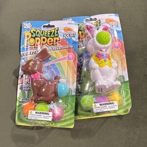 Squeeze Popper Bunny Action Figure Set - Brown and White